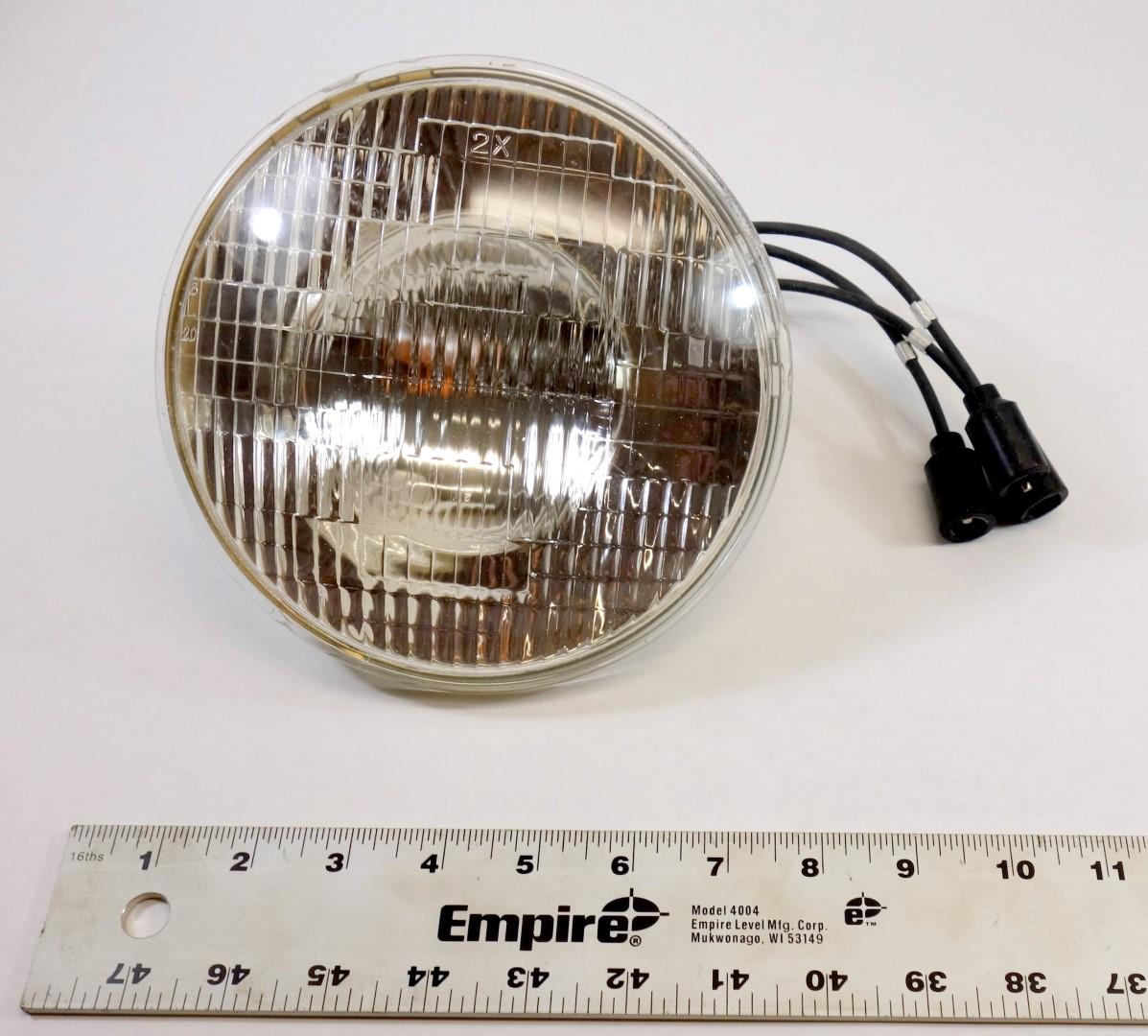 FM-174 | 6240-01-420-8320 Headlight 12V Lamp Assembly for LMTV and FMTV (2).JPG