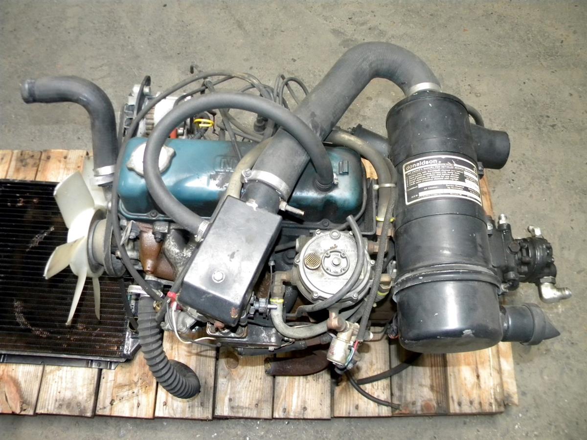 SP-1436 | Nissan Engine 4 Cylinder Propane Gas. USED (2).JPG