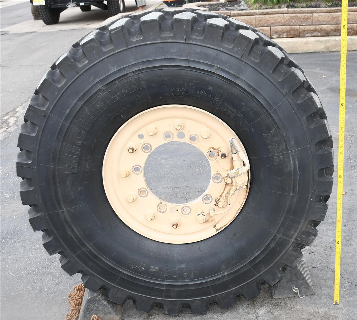 TI-1880 | TI-1822 Tire (1).JPG