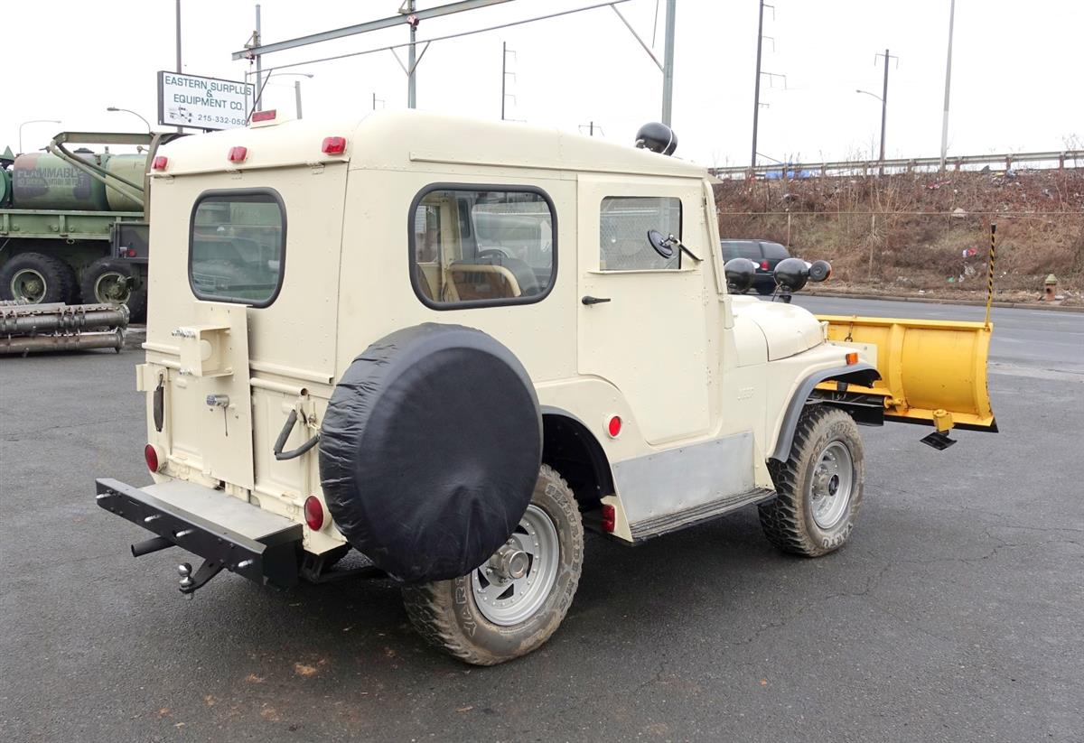 06e85cdd-fc9e-4bd6-8337-e999e781b2c4-06292018-cropped-1960%20Willys%204x4%20Jeep%20with%20Snow%20Plow%20(5)