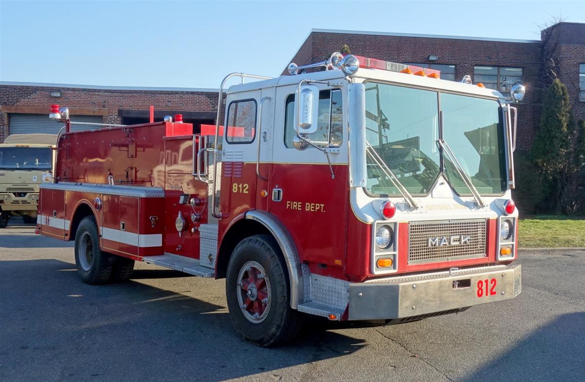 0ba76ef7-c0e6-465d-a4a7-ce9612f5536f-07082017-cropped-Mack%20Firetruck%20(6)