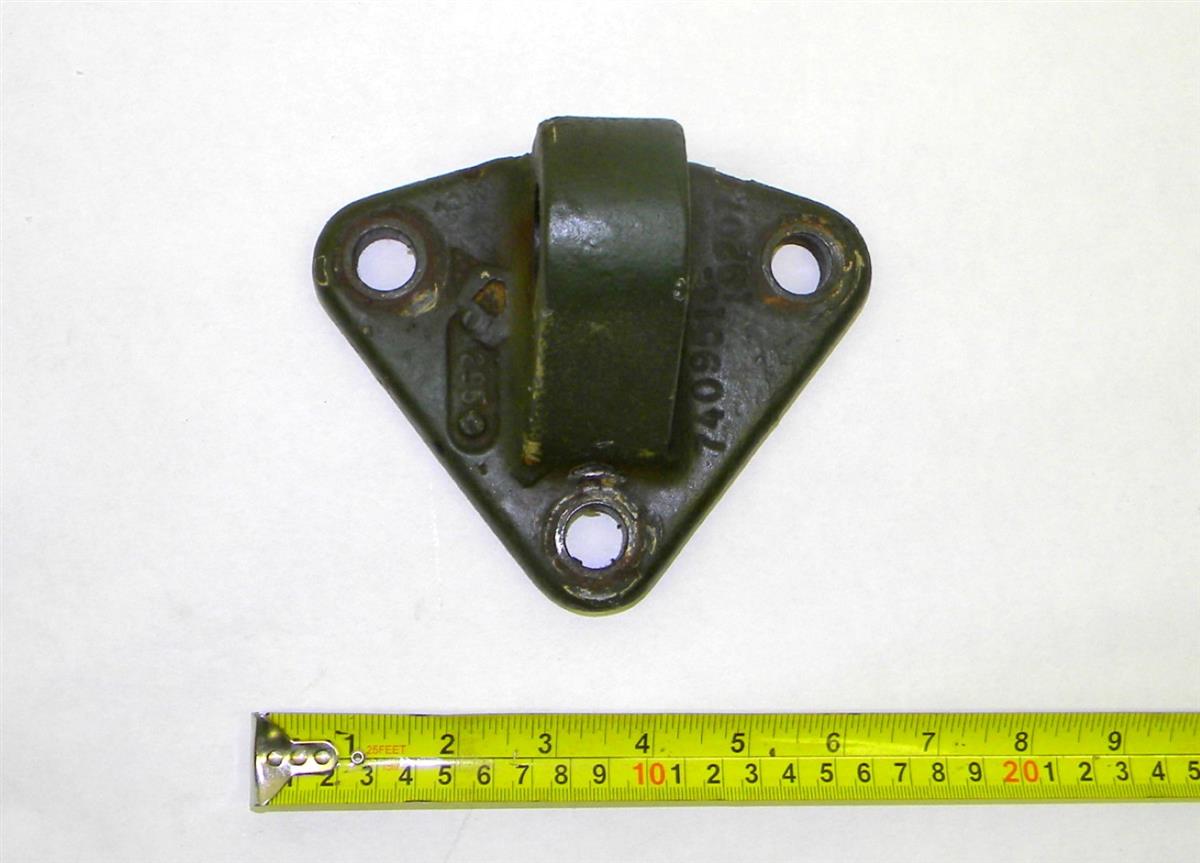 COM-5178 | 2510-00-740-9514 Shackle Mount for Front Bumper Upper and Lower and Rear for M939 A1 and A2 Series 5 Ton. USED.JPG