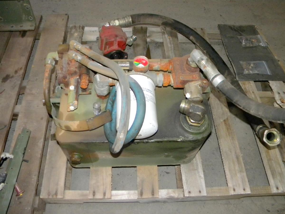 MA3-664 | Complete Hydraulic Winch Set Up for M35A3 Series. USED (6).JPG