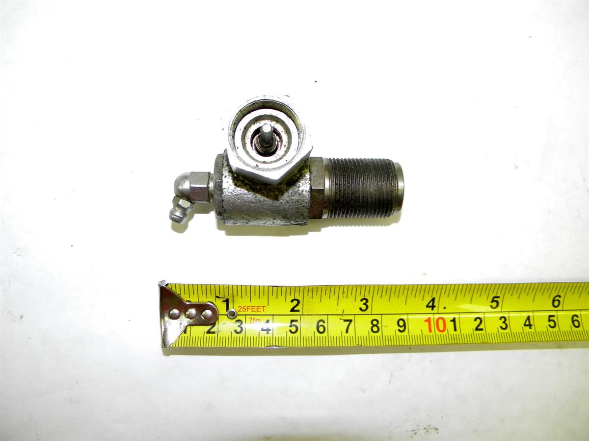 5T-805 | 2520-00-715-3866 Adapter, Angle Drive, Speedometer Angle Drive Unit (7).JPG