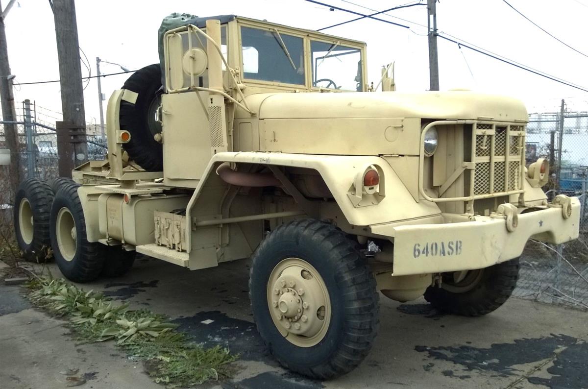 M818 5-ton 5th Wheel Truck Tractor