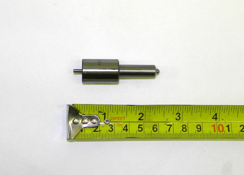 M35-499 | 2910-01-214-2643 Fuel Injection Nozzle for M35A2 Series with Multi-Fuel Engine. NOS.  (2).JPG