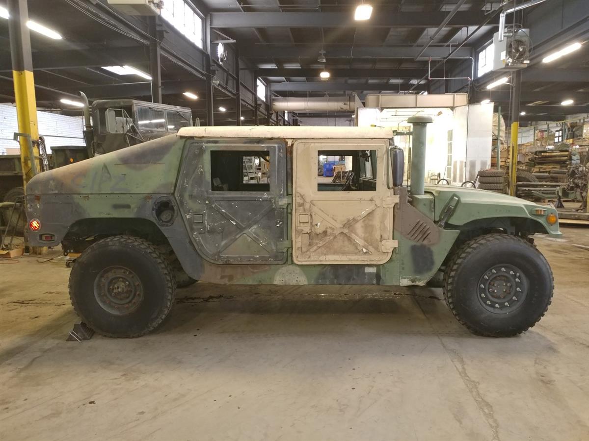 2d47285d-27a8-458f-9981-70af9b6e8ef1-02132019-cropped-1-HMMWV%20Slantback%20Installation%20(8)