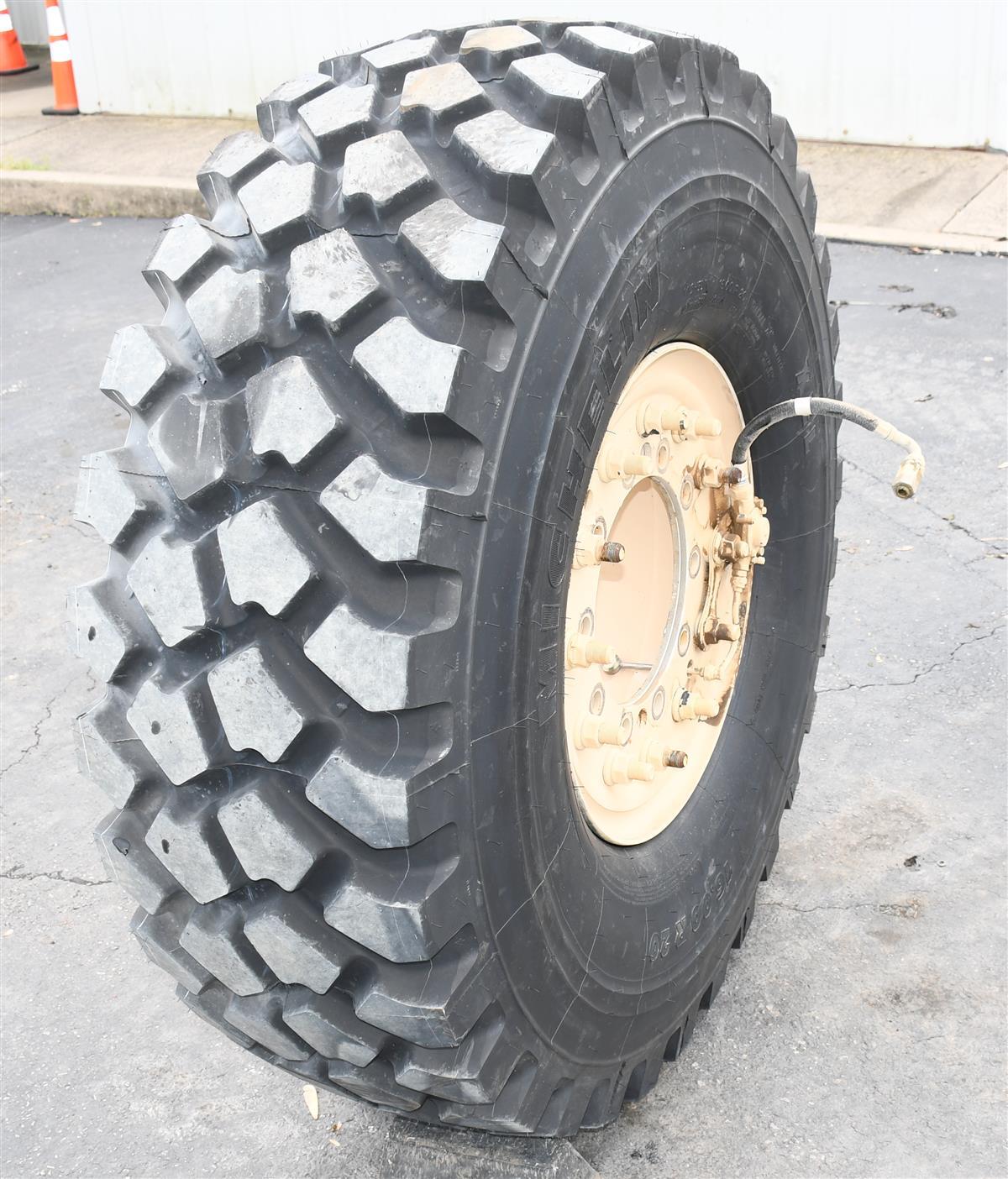 TI-1880 | TI-1822 Tire (15).JPG