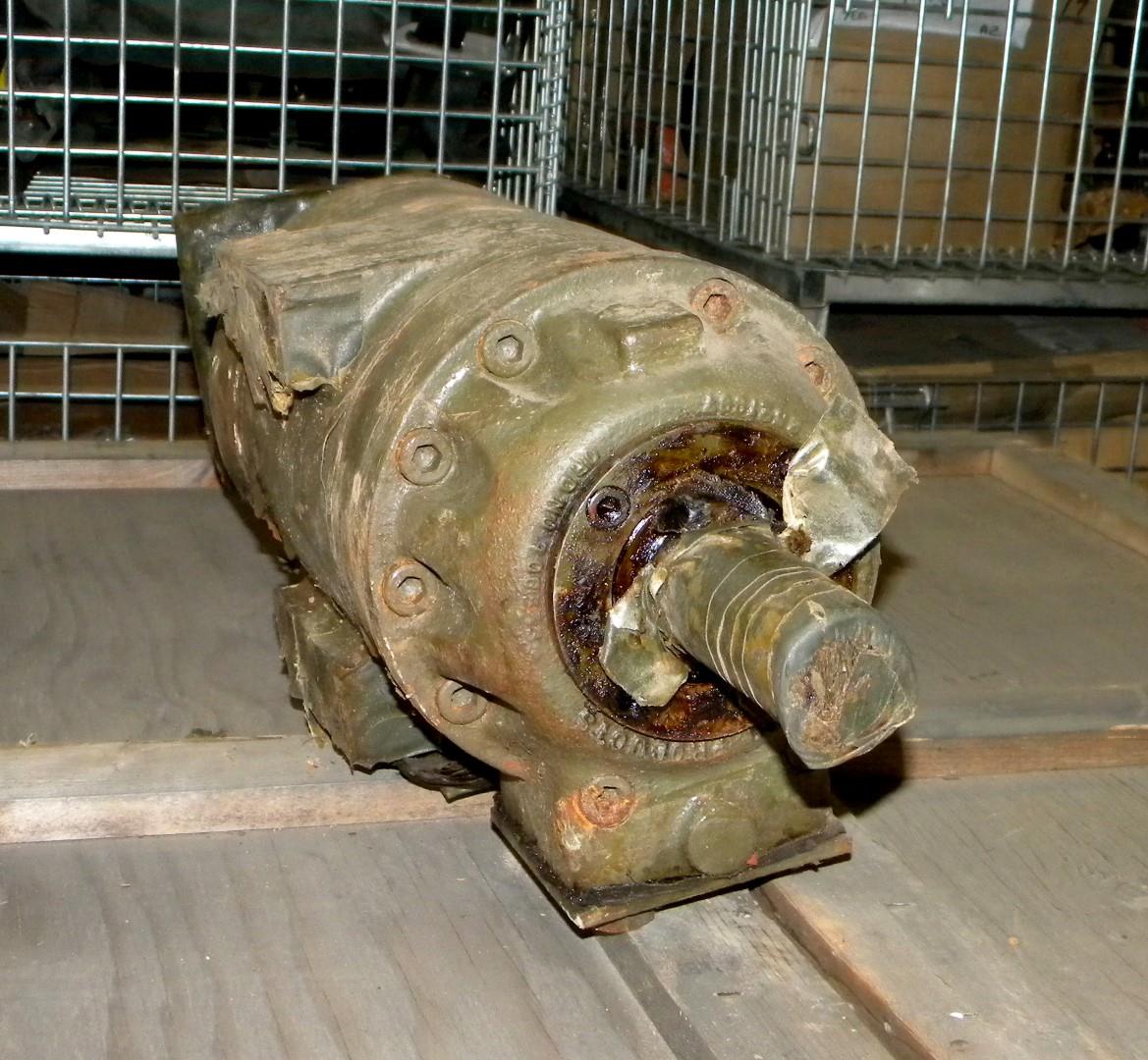 SP-1444 | 2520-00-706-5434 Dudco Winch Hydraulic Pump (3).JPG