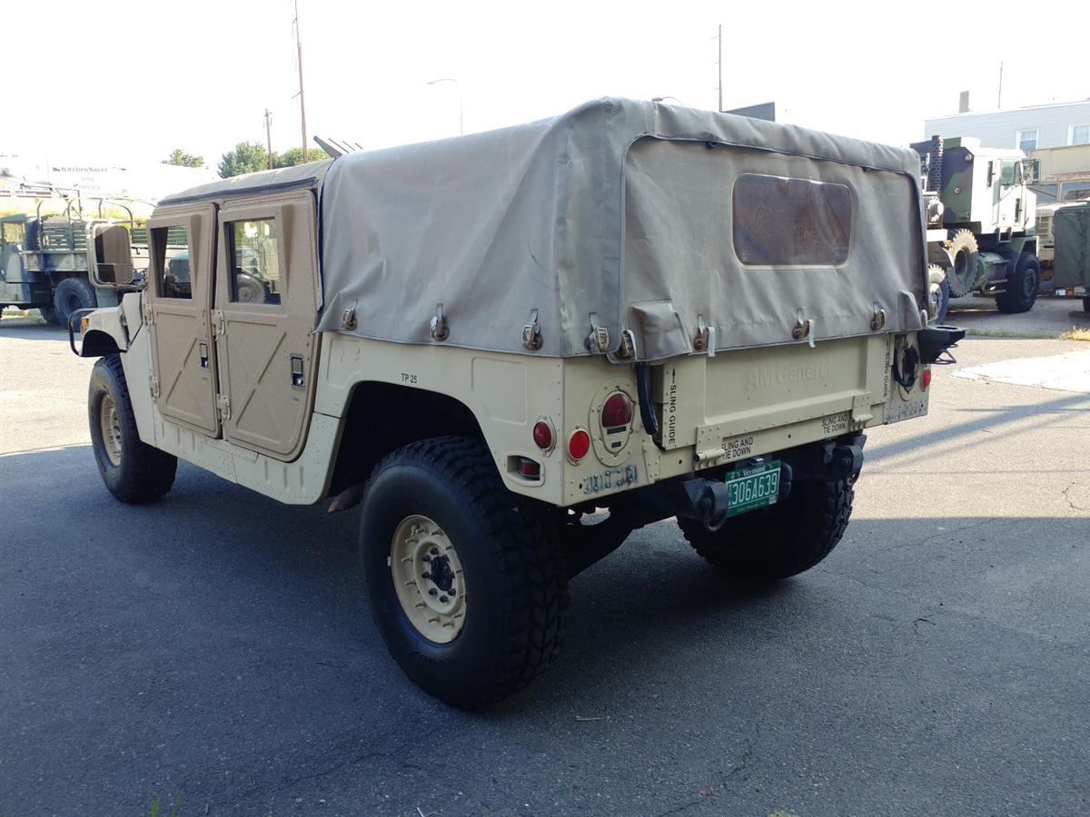 41f54ddf-aacc-4773-bcc1-9981de0d2aab-01312019-cropped-Customer%20Tan%20HMMWV%20service%20(6)