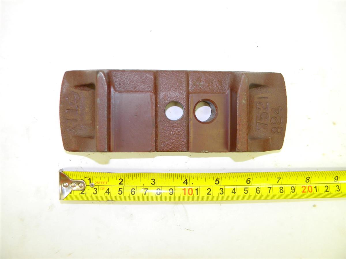 M35-395 | 2590-01-176-9395 Seat, Lower Leg, Perches, Axle Mount for M35A2 Series NOS (2).JPG