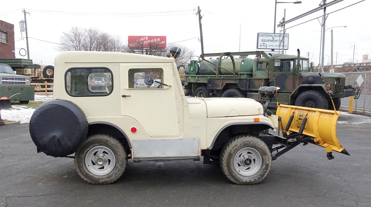 72c239cb-9184-474e-9d79-a4fd1813591f-06292018-cropped-1960%20Willys%204x4%20Jeep%20with%20Snow%20Plow%20(6)