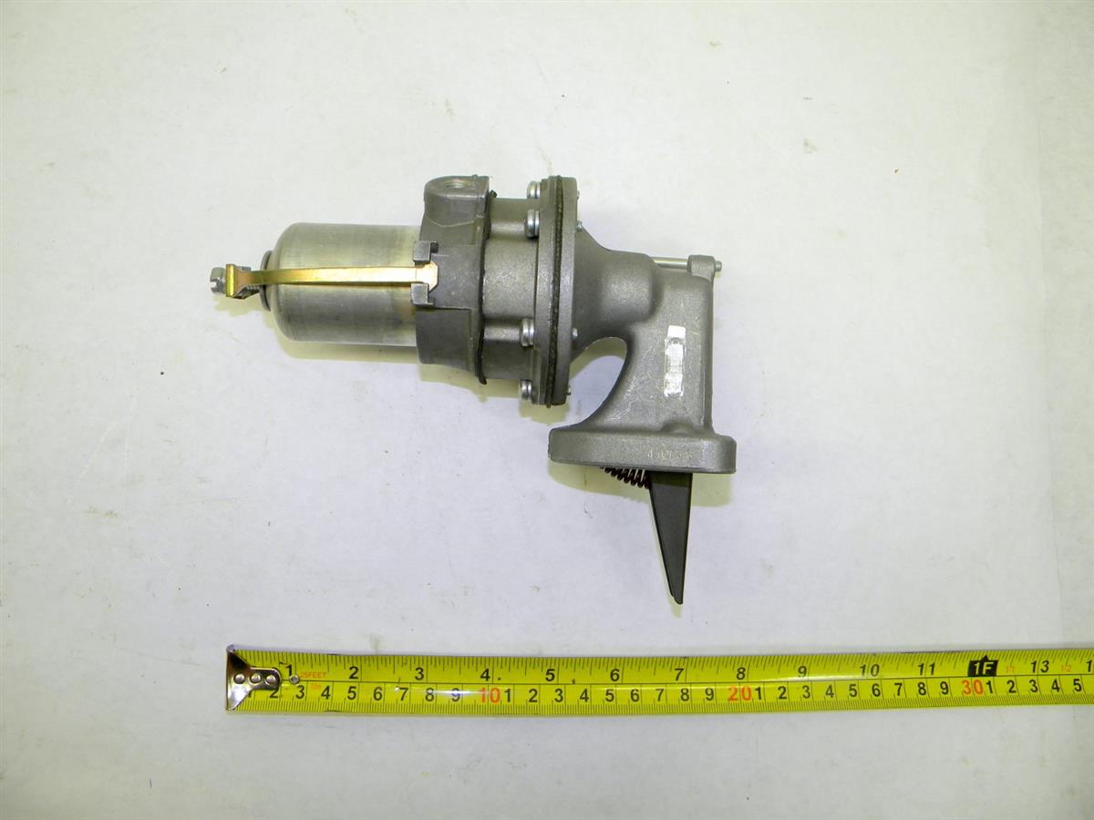 SP-1480 | 2910-00-375-0166 Fuel Pump for 4000 Lb Drawbar Pull Model MHE201 and MHE217. NOS (2).JPG