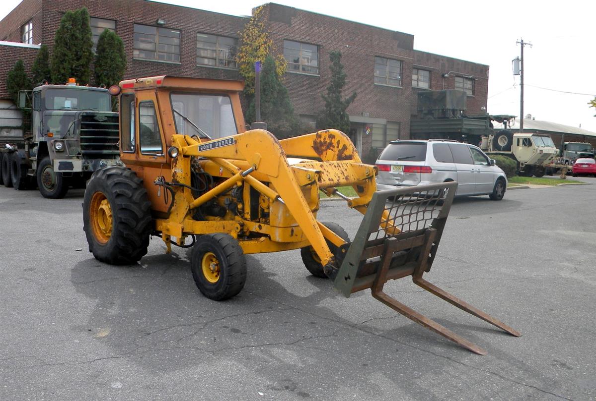 832c2b3f-6b7c-4cd8-963b-a62ff5dc6c21-04172020-cropped-John%20Deere%20Model%20JD401-A%20Industrial%20Loader%20Tractor%20(6)