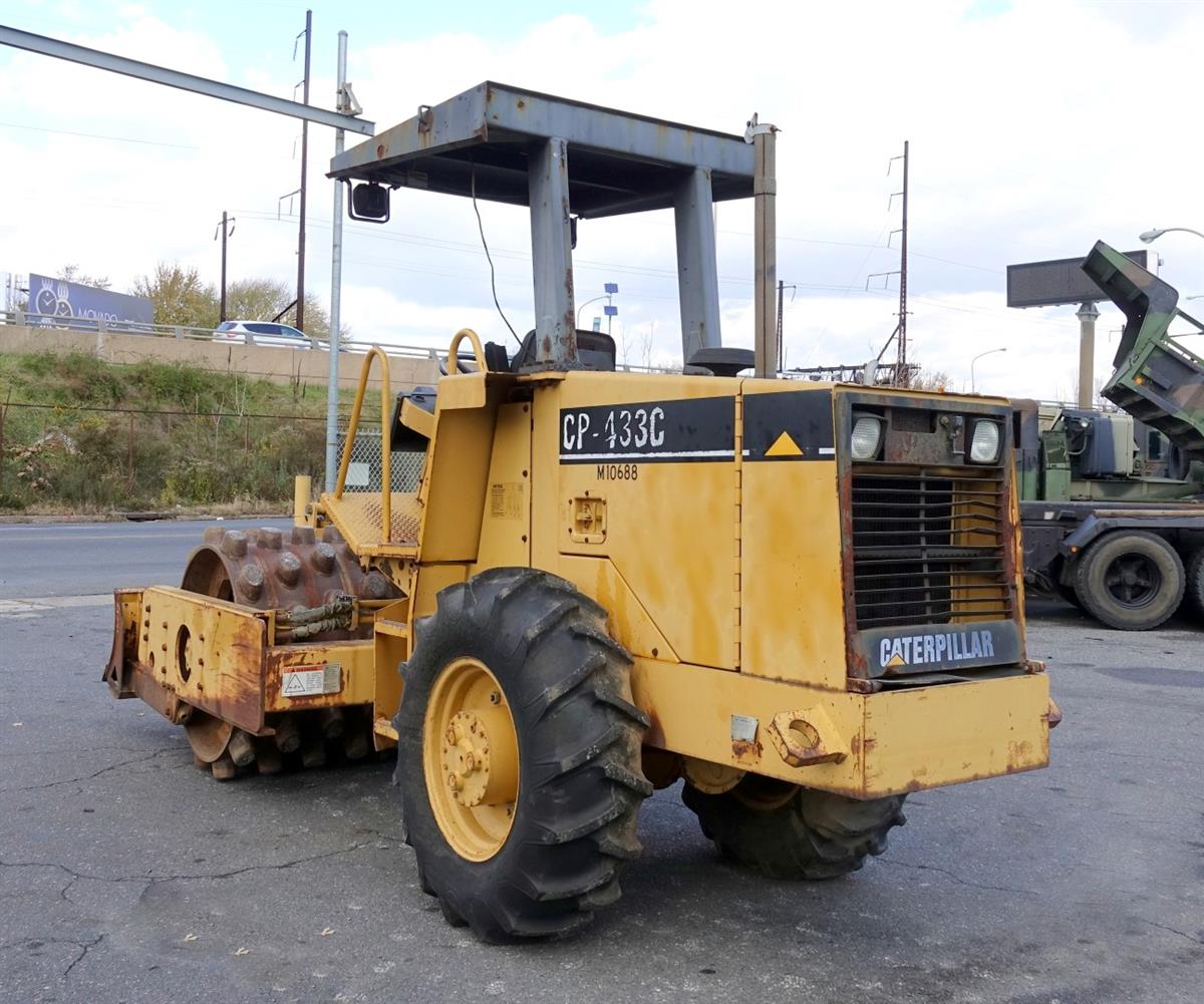 a49ef791-8c89-4b96-9917-8b7409918036-04162018-cropped-Caterpillar%20Model%20CP433C%20Vibratory%20Compactor%20CE-11062017-3%20(3)