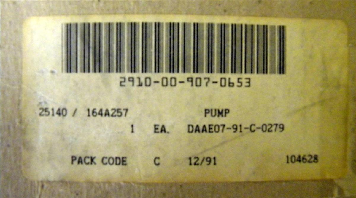 M35-435 | 2910-00-907-0653 Pre Heater Fuel Pump for M35A2 Series with Multi Fuel Engine. NOS (2).JPG