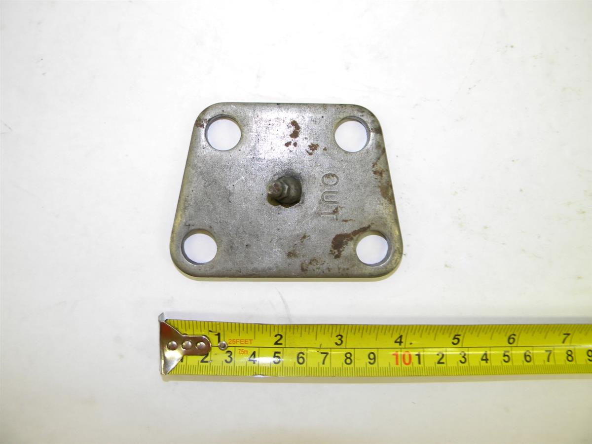 M35-390 | 5340-00-964-8300 Steering Knuckle Access Plate with Grease Zurk (2).JPG