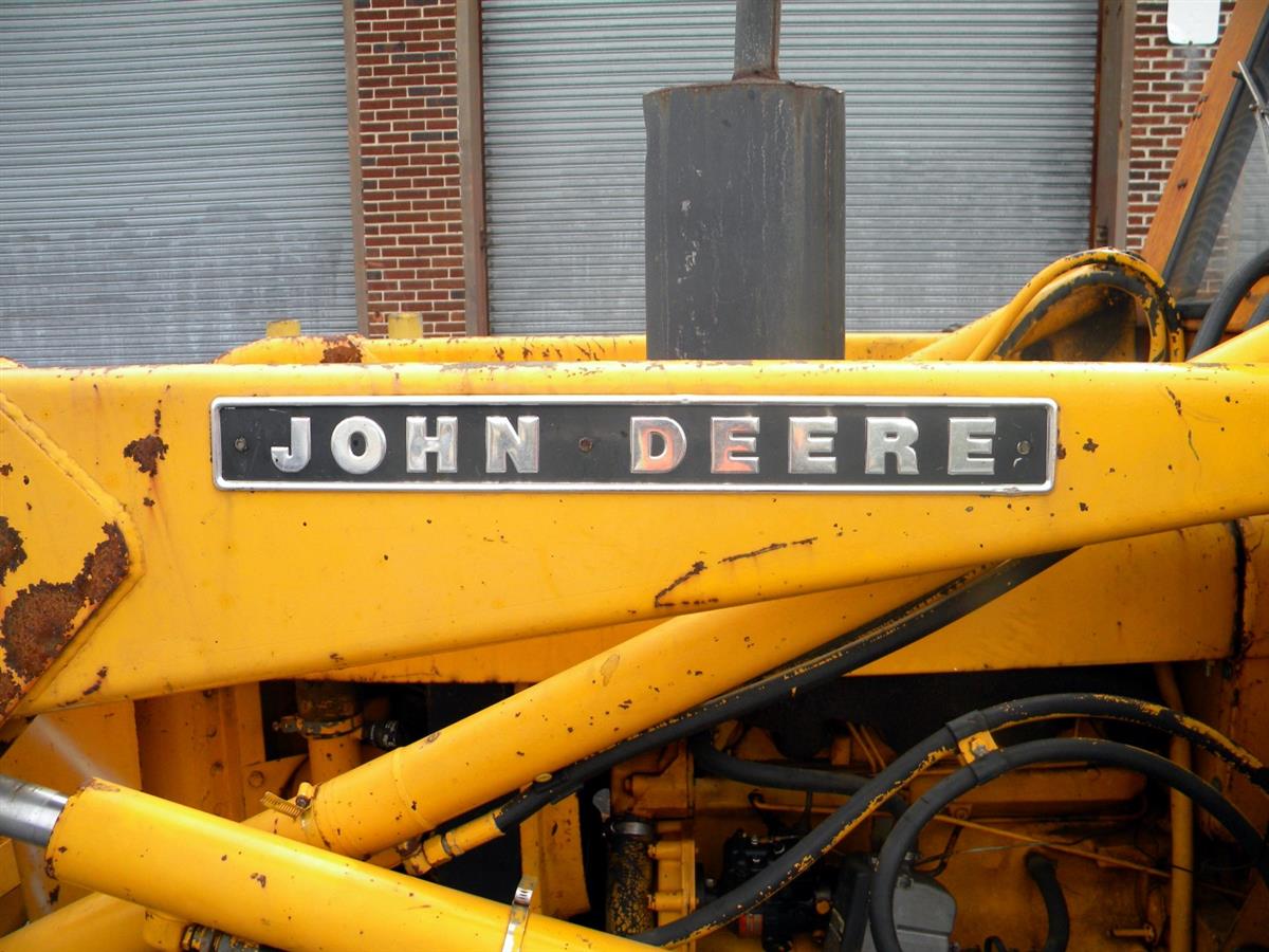 cf3a9c43-7dee-46e7-bfce-7a4286f04c8b-04172020-cropped-John%20Deere%20Model%20JD401-A%20Industrial%20Loader%20Tractor%20(1)