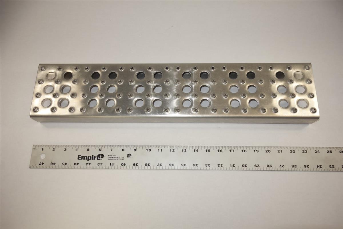 M9-6152 | 2510-01-339-2317 Tractor Equipment Box Step Tread  (1).JPG