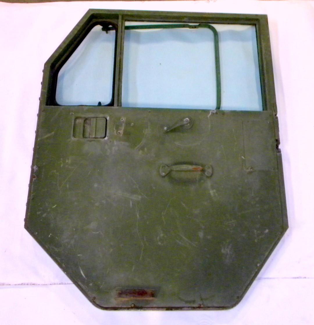 HEM-115 | 2510-01-465-8815 Oshkosh LVS MK48 Right Side Door USED (1).JPG