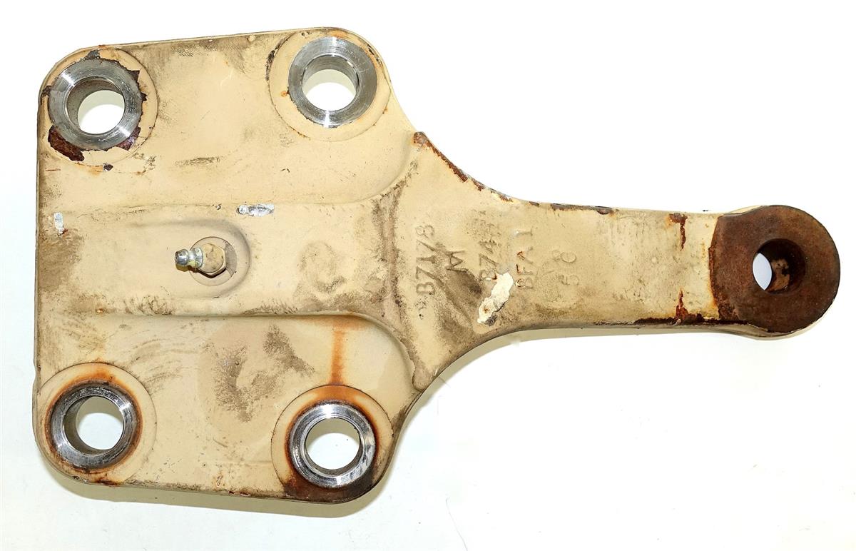 FM-265 | 2530-01-363-2355 Front Axle Pivoting Wheel Arm (2) (Large).JPG