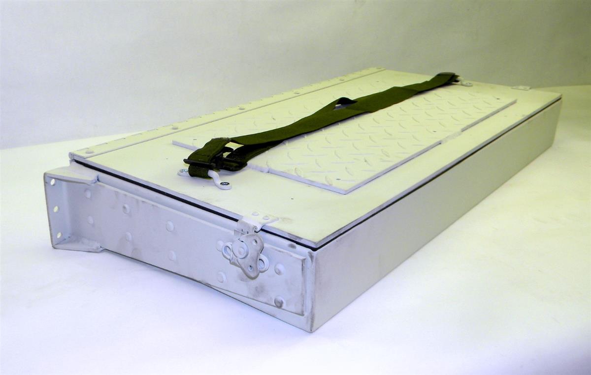 SP-1769 | 2540-01-257-3863 Stowage Box, Tool Box for Dolly Set M720 3 Ton. NOS.  (8).JPG