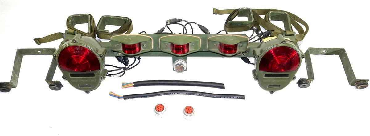 5T-921  | 2590-01-436-9145 M819 Wrecker Tow and Light Bar.JPG