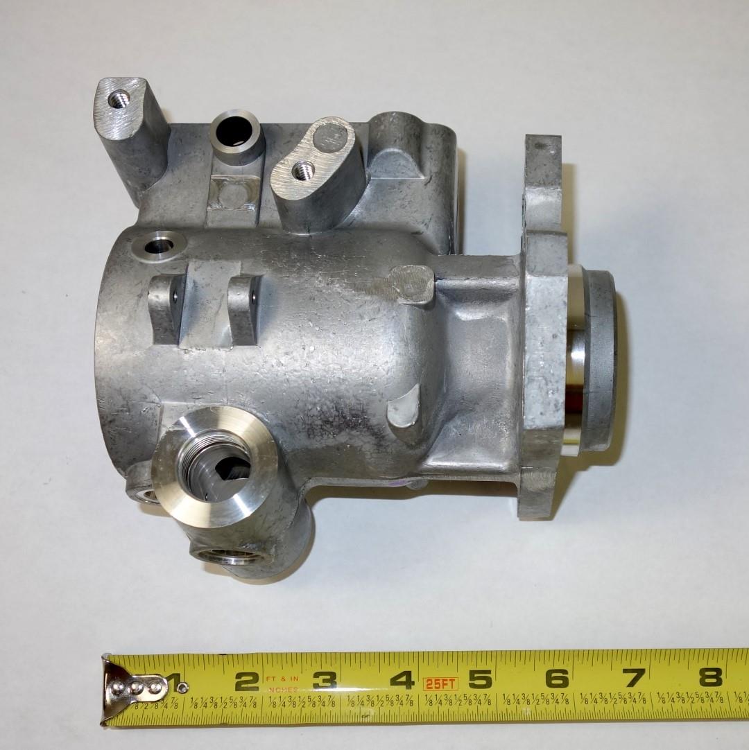 HM-763 | 2910-01-651-3614 Fuel Injection Pump Housing Assembly for AM General 6.2 Liter Engine NOS (2).JPG