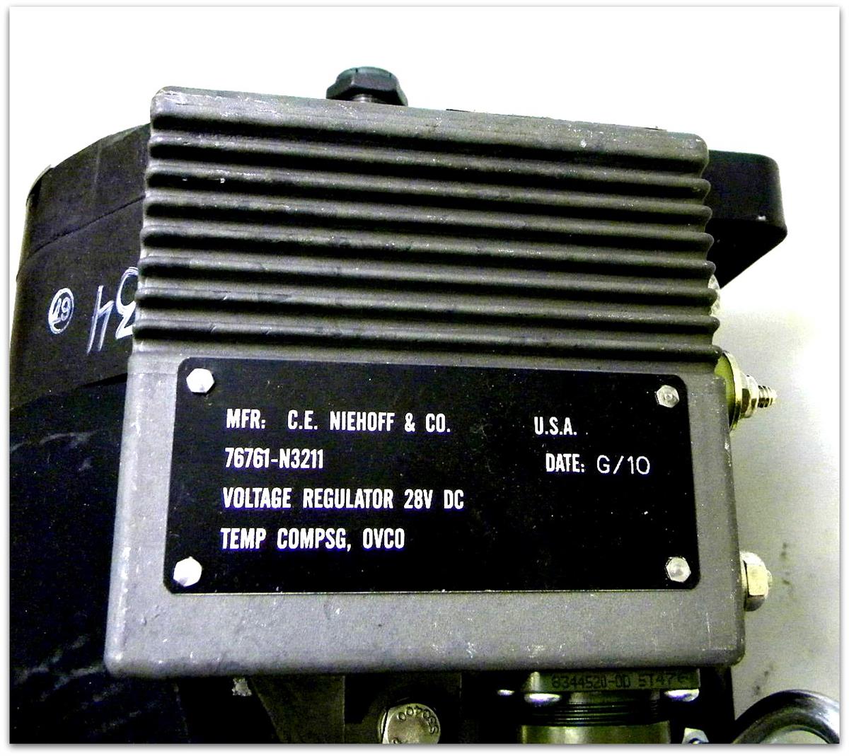 SP-1545 | 2920-01-557-6680 CE. Niehoff and Co. Generator with Voltage Regulator 28 Volt, 450 AMPS. NOS.  (7).JPG