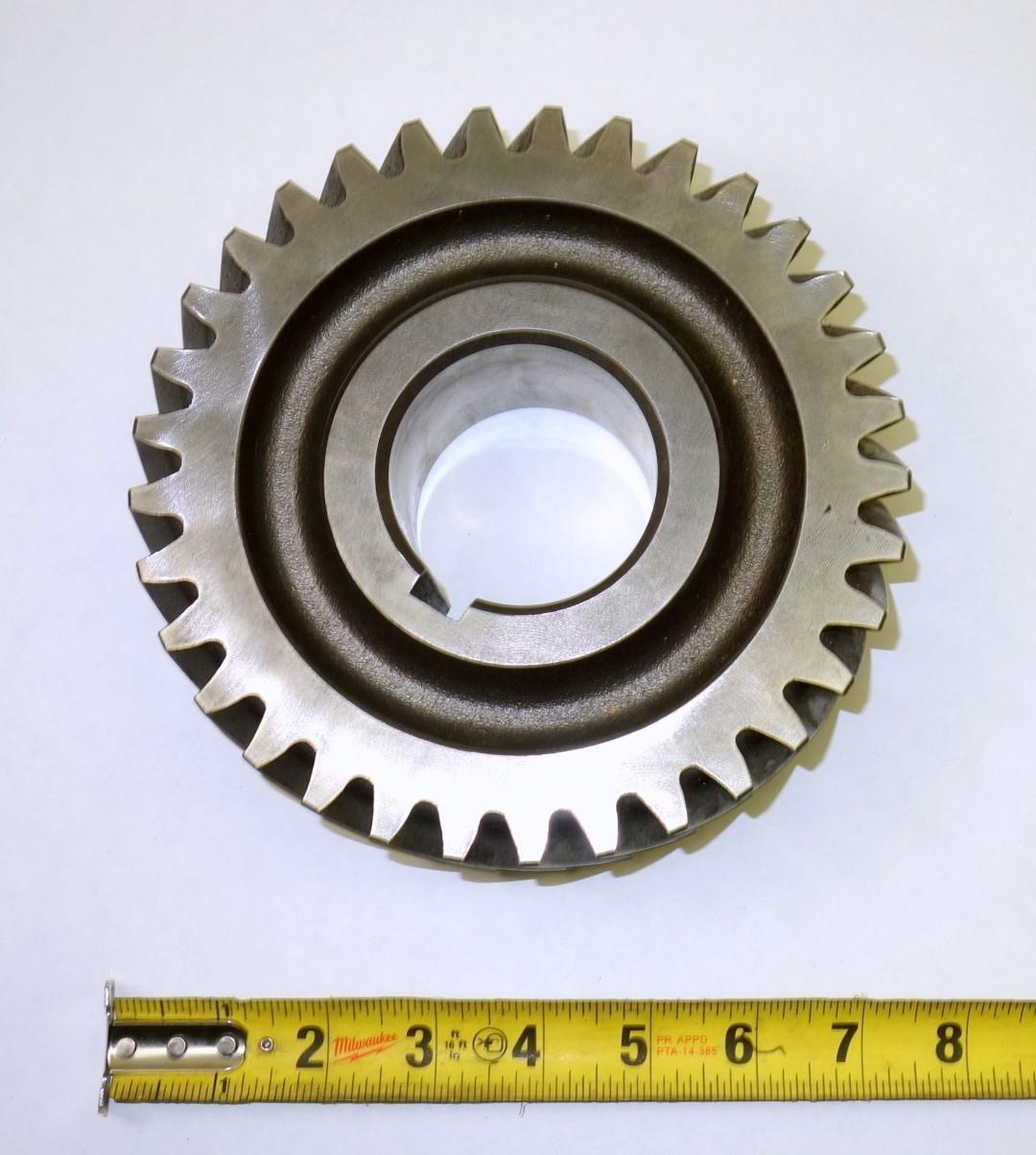 M35-658 | 3020-00-312-8350 Rear Driven Output Shaft Gear for Transfer Case for M35A2 Series with Multi Fuel Engine NOS (3).JPG