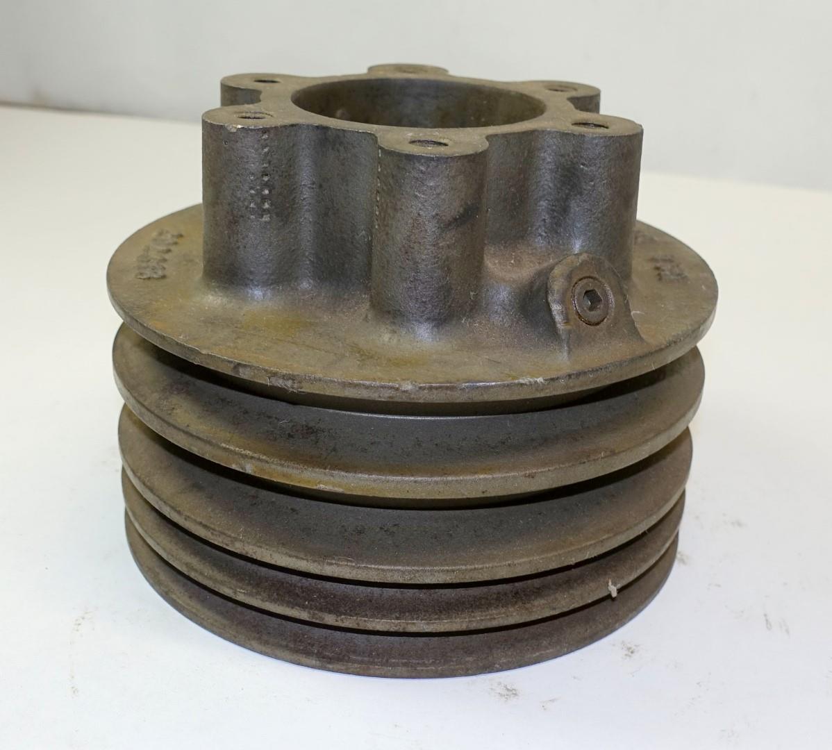 5T-952 | 3020-01-147-0062 Fan Belt Pulley for M809 Series USED (4).JPG