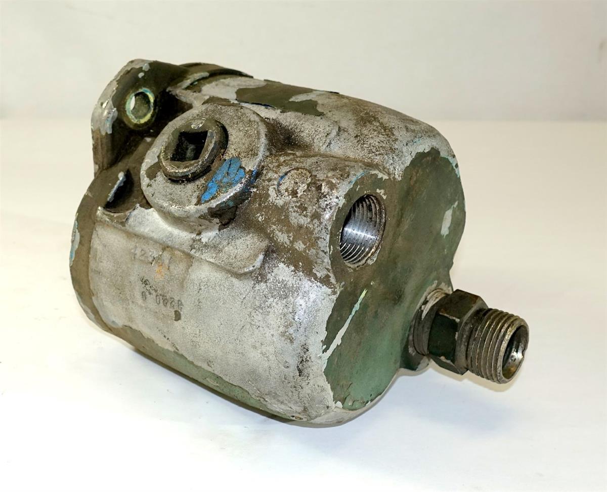 5T-902 | 4320-01-206-4184 Hydraulic System Pump Old Style for M812 Bridge Truck USED (1).JPG