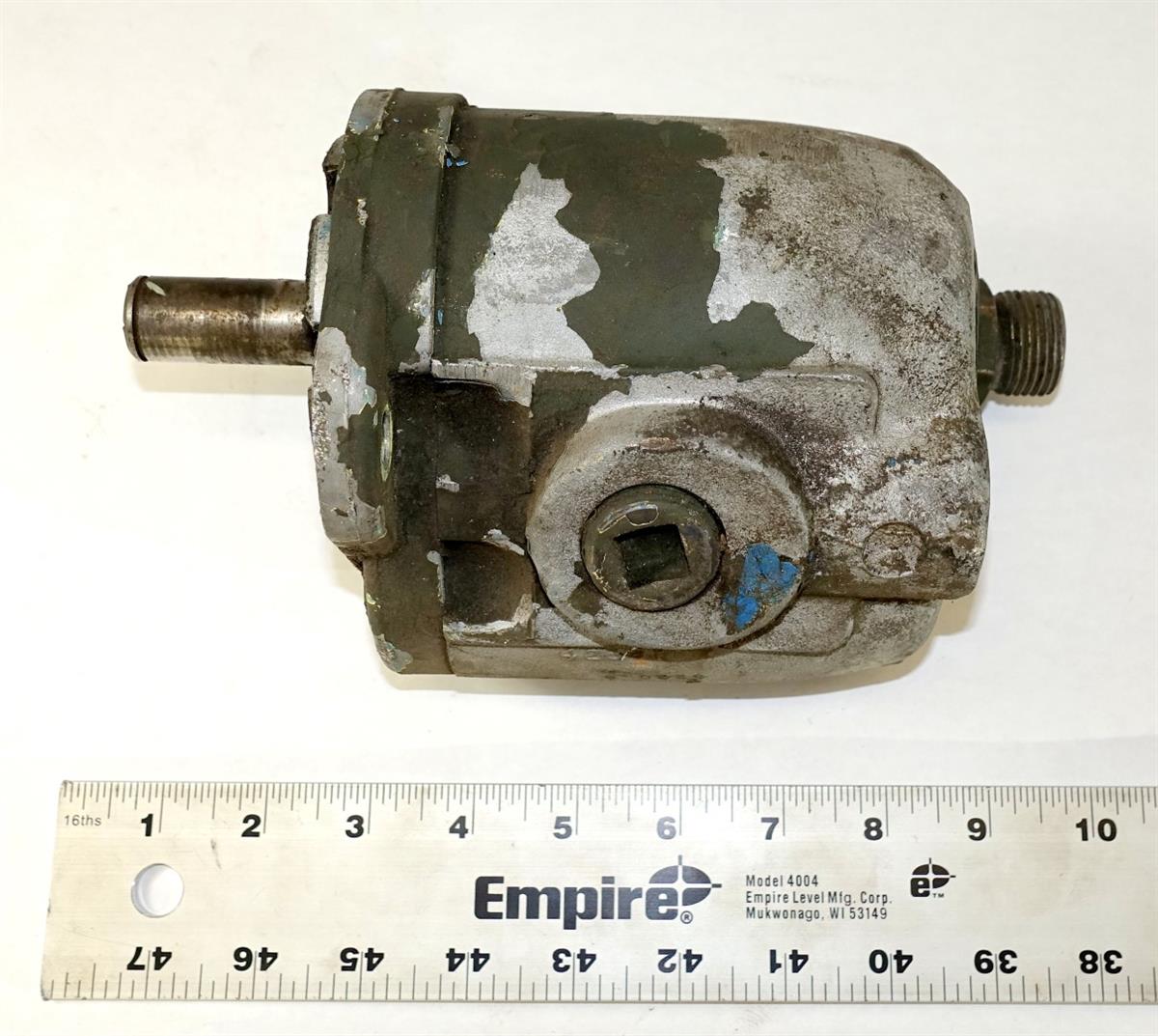 5T-902 | 4320-01-206-4184 Hydraulic System Pump Old Style for M812 Bridge Truck USED (2).JPG