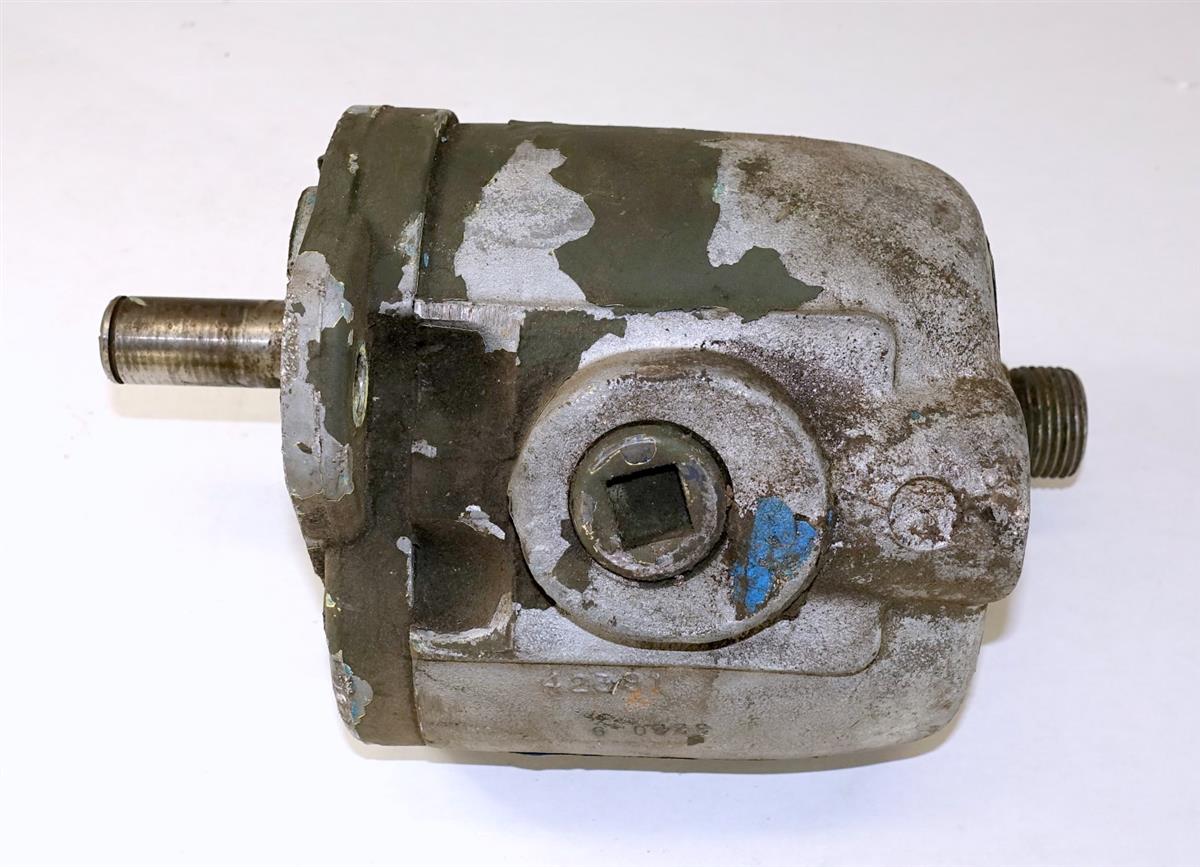 5T-902 | 4320-01-206-4184 Hydraulic System Pump Old Style for M812 Bridge Truck USED (8).JPG