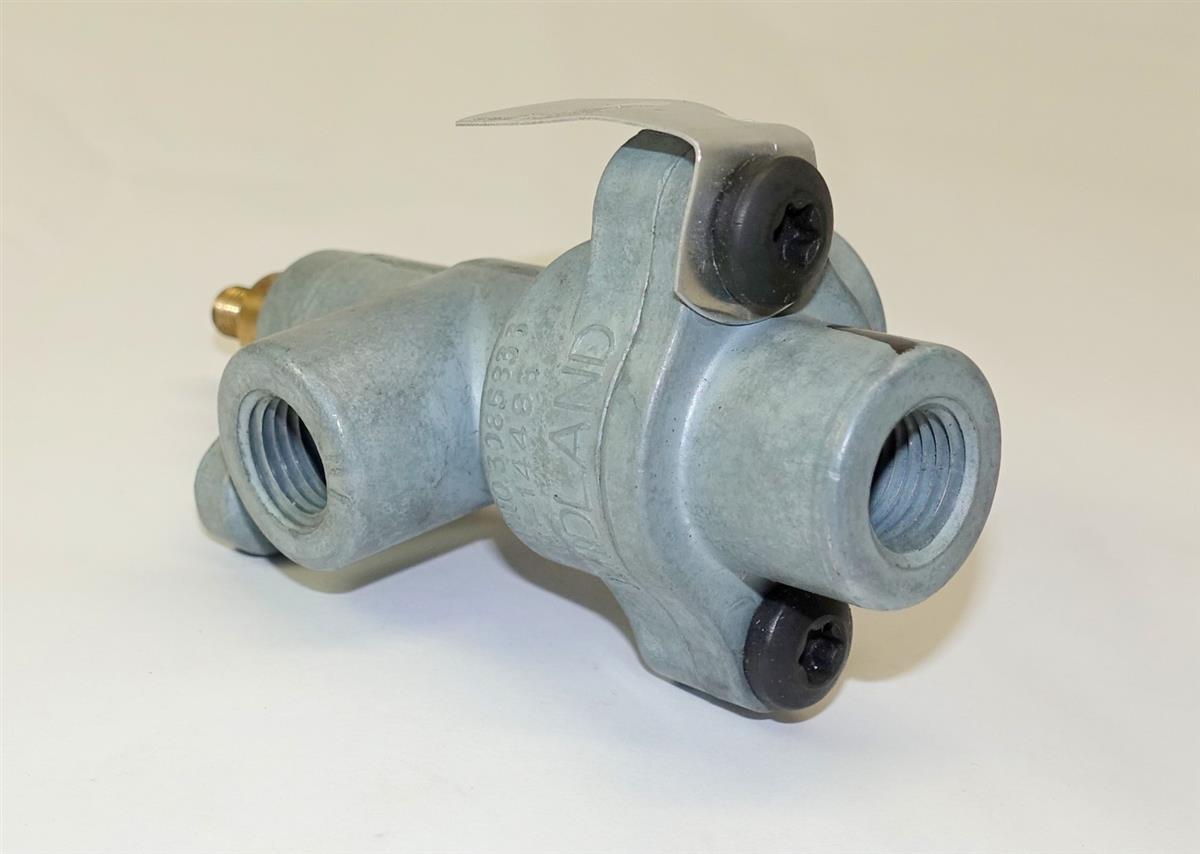 TR-241 | 4820-00-466-1945 Push Pull Air System Control Valve for M747 Semitrailer NOS (4).JPG