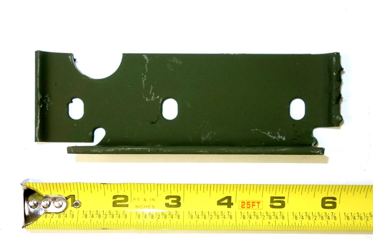 HM-776 | 5340-01-433-6262 Rear Right Hand Body Retainer Bracket Plate for HMMWV NOS (2).JPG