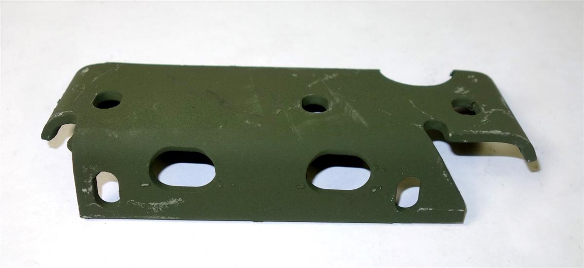 HM-776 | 5340-01-433-6262 Rear Right Hand Body Retainer Bracket Plate for HMMWV NOS (4).JPG