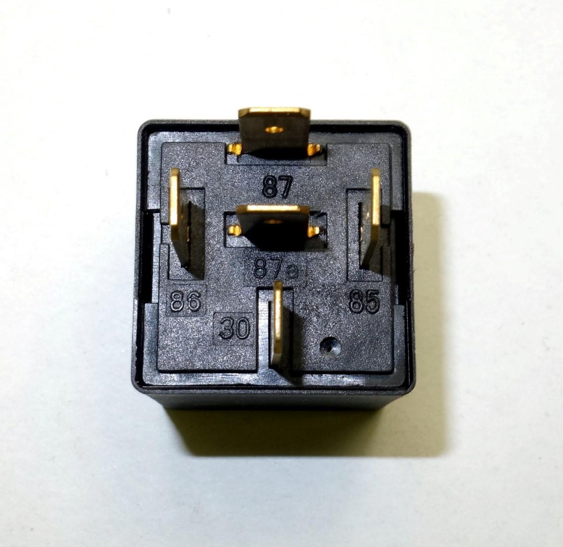 FM-220 | 5945-01-382-8214 12 Volt 5 Terminal Relay for FMTv M1078 and M1083 NEW (5).JPG