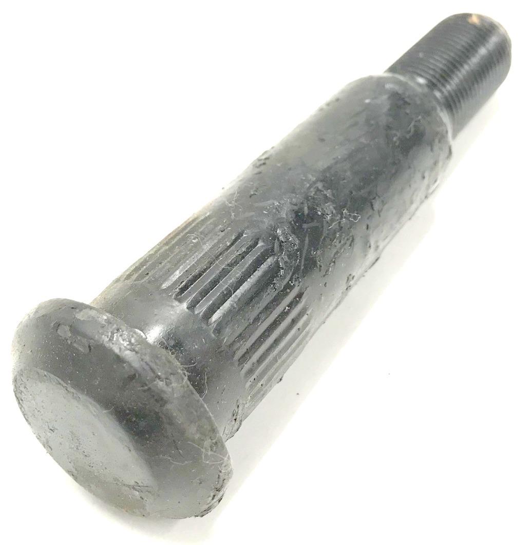 5T-1031 | 5T-1031  Rear Wheel Hub Shoulder Bolt M809 (3).jpg