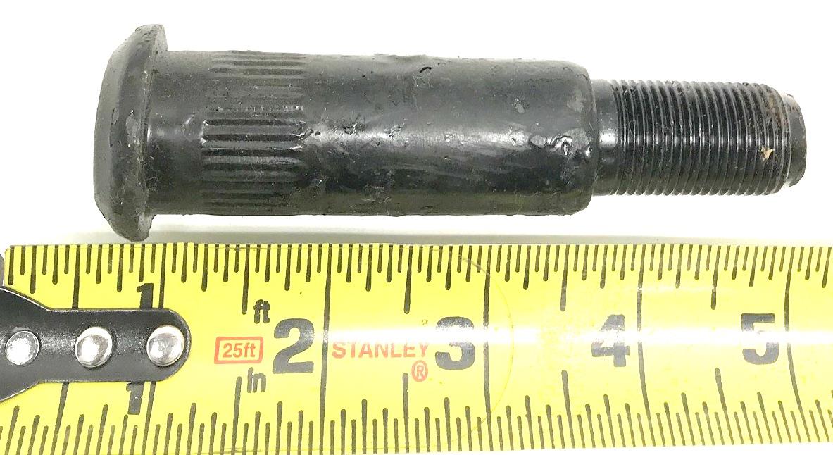 5T-1031 | 5T-1031  Rear Wheel Hub Shoulder Bolt M809 (5).jpg