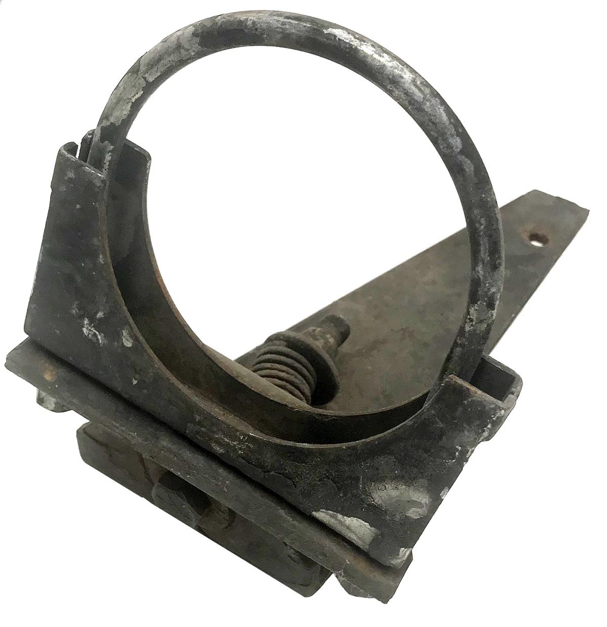 5T-1061 | 5T-1061  Vertical Exhaust System Angle Bracket M809 (5).jpg