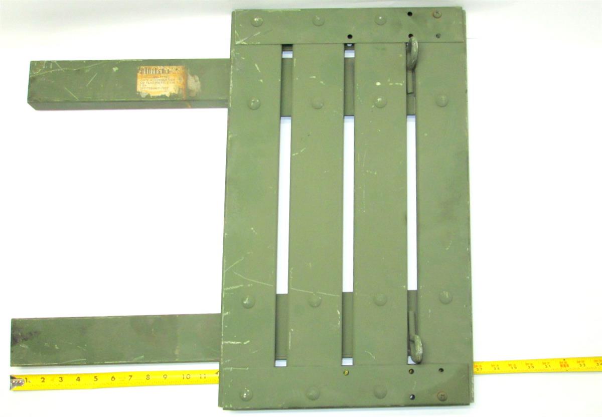 5T-2092 | 5T-2092 Side Rack Gate Assembly For Cargo Bed with Drop Down Sides M813 M923 M925 M939A1 M939A2(26).JPG
