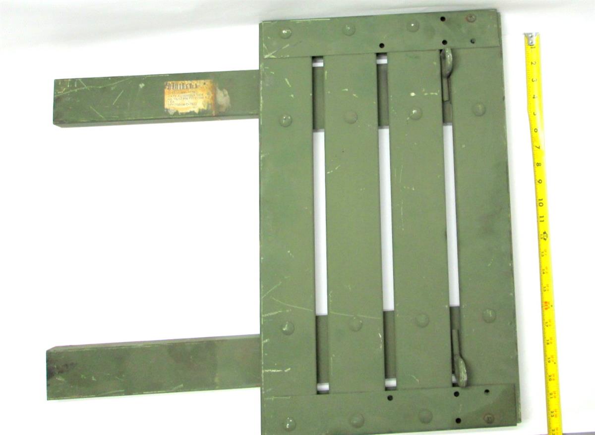 5T-2092 | 5T-2092 Side Rack Gate Assembly For Cargo Bed with Drop Down Sides M813 M923 M925 M939A1 M939A2(27).JPG