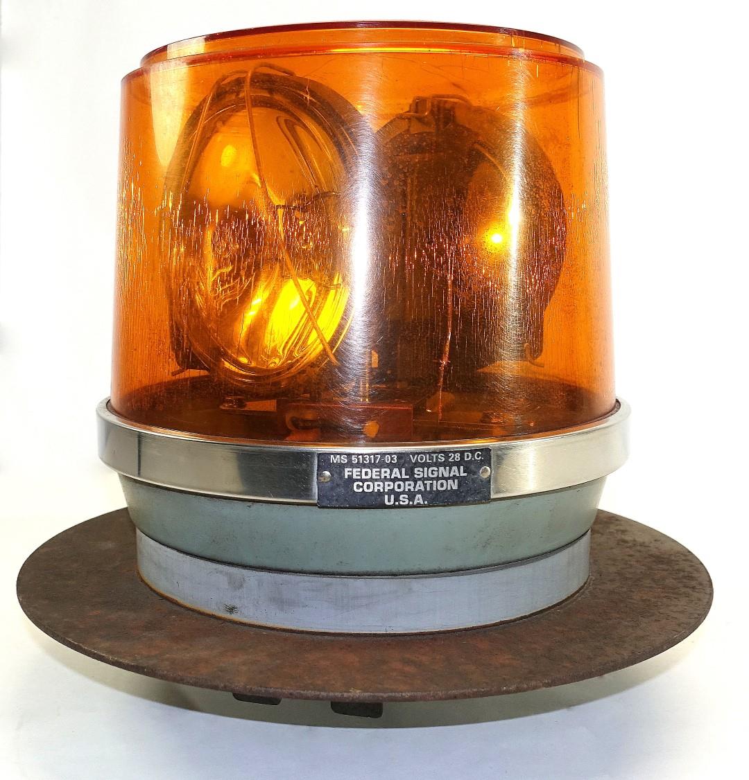 5T-924 | 5T-924 28 Volt Federal Signal Corporation Amber Rotating Beacon (7) (Large).JPG