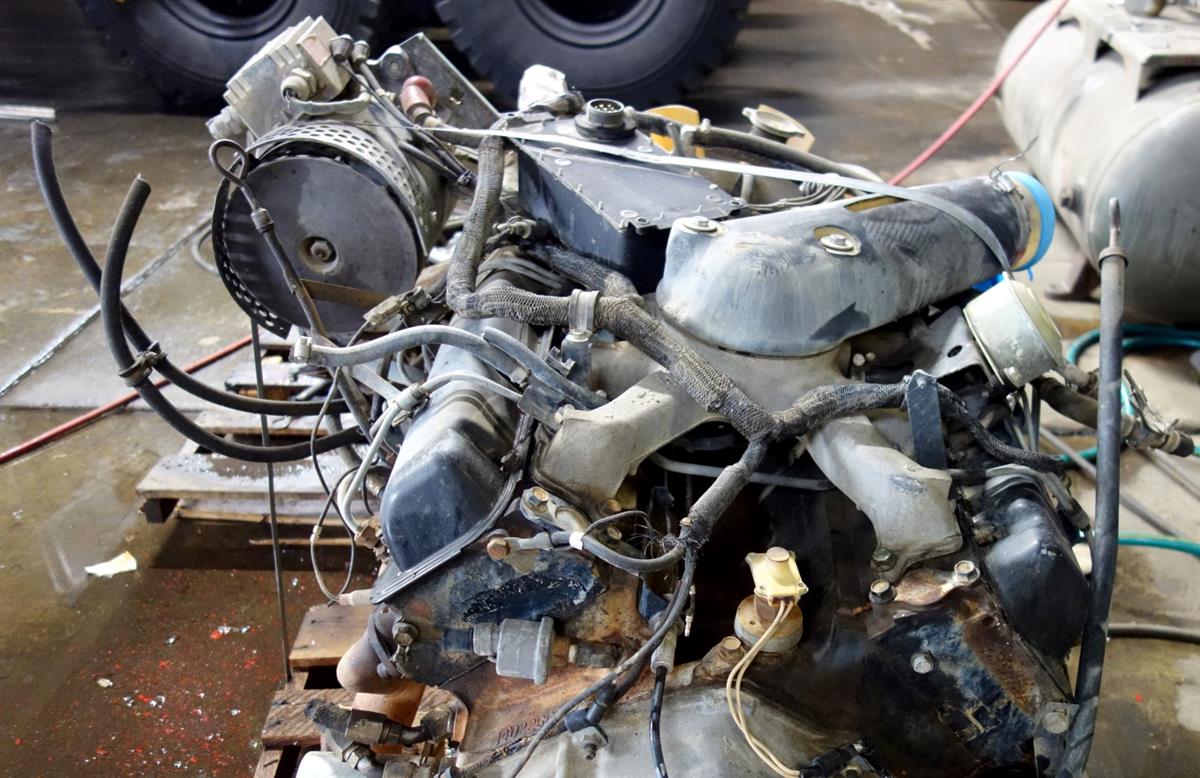 HM-698 | 6.2 Liter GM Diesel Engine with 3 Speed Automatic Transmission and Transfer Case USED (10).JPG