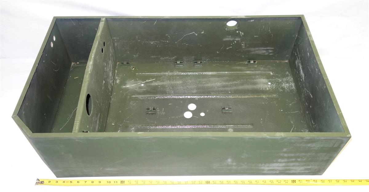 9M-839 | 6160-01-093-5836 Battery Box Assembly for M939 Series Trucks NOS (2).JPG