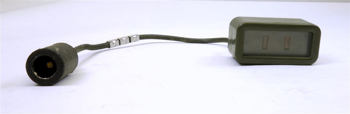 SP-1800 | 6220-01-083-5401 12 Volt Front Balckout Marker Light for M880 M1008 and M1009 CUCV. NOS (3).JPG