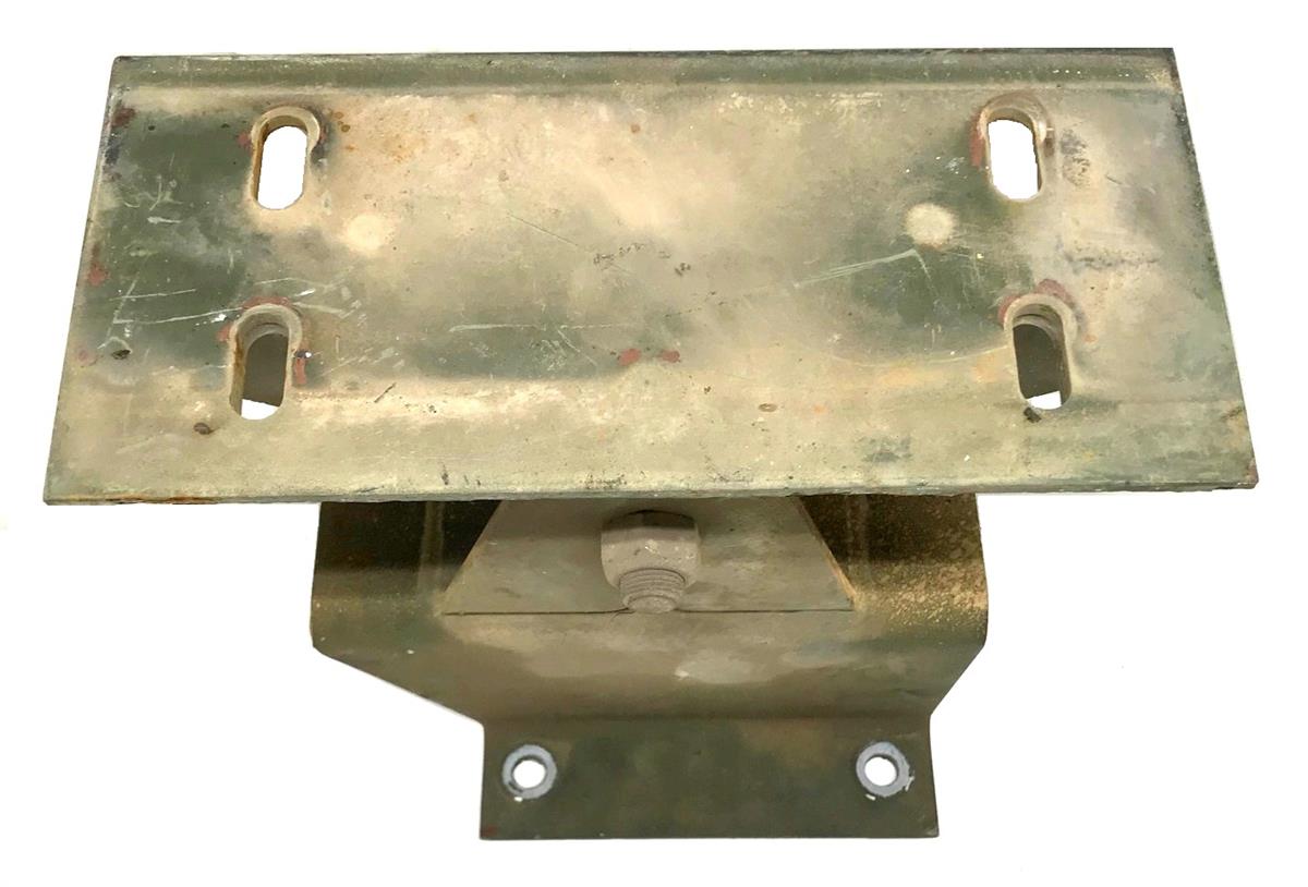 9M-1043 | 9M-1043  Radiator Lower Mounting Bracket Assembly   (5)(USED).jpg