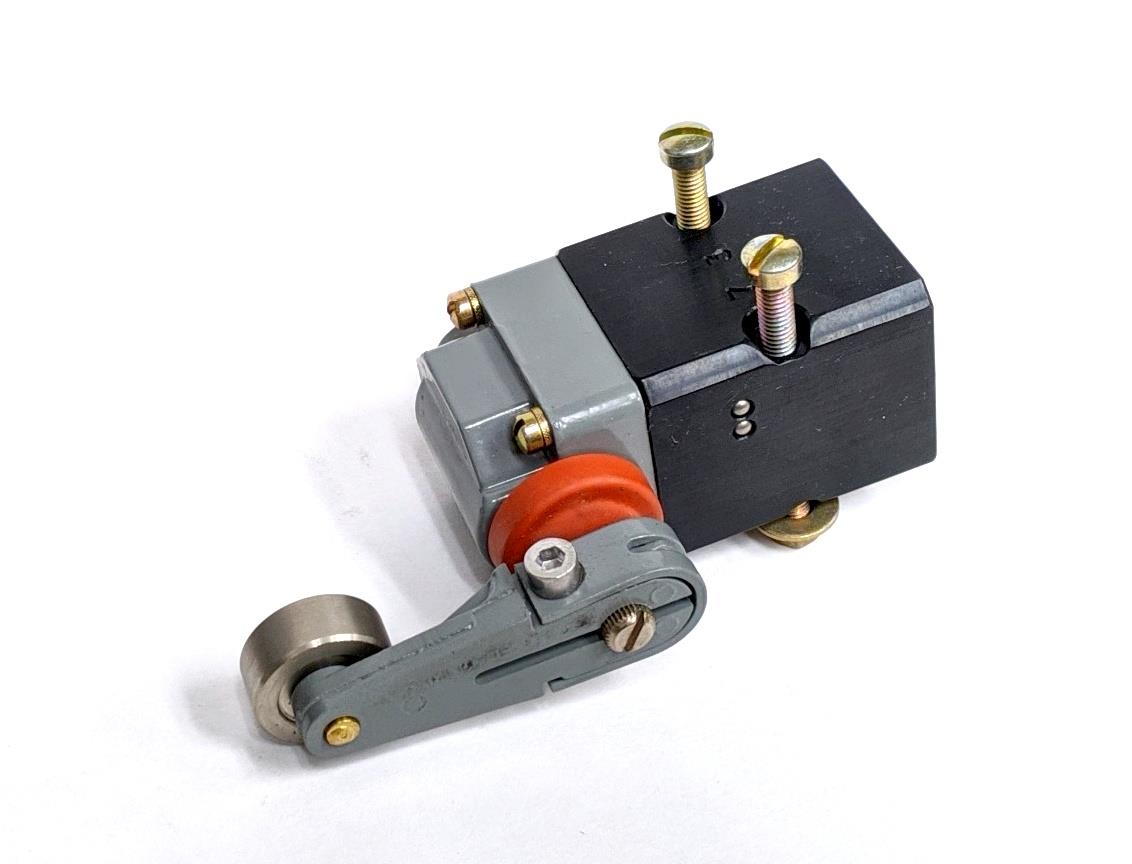 9M-819 | 9M-819  Parking Brake and Transfer Case Lock Switch (1).jpg
