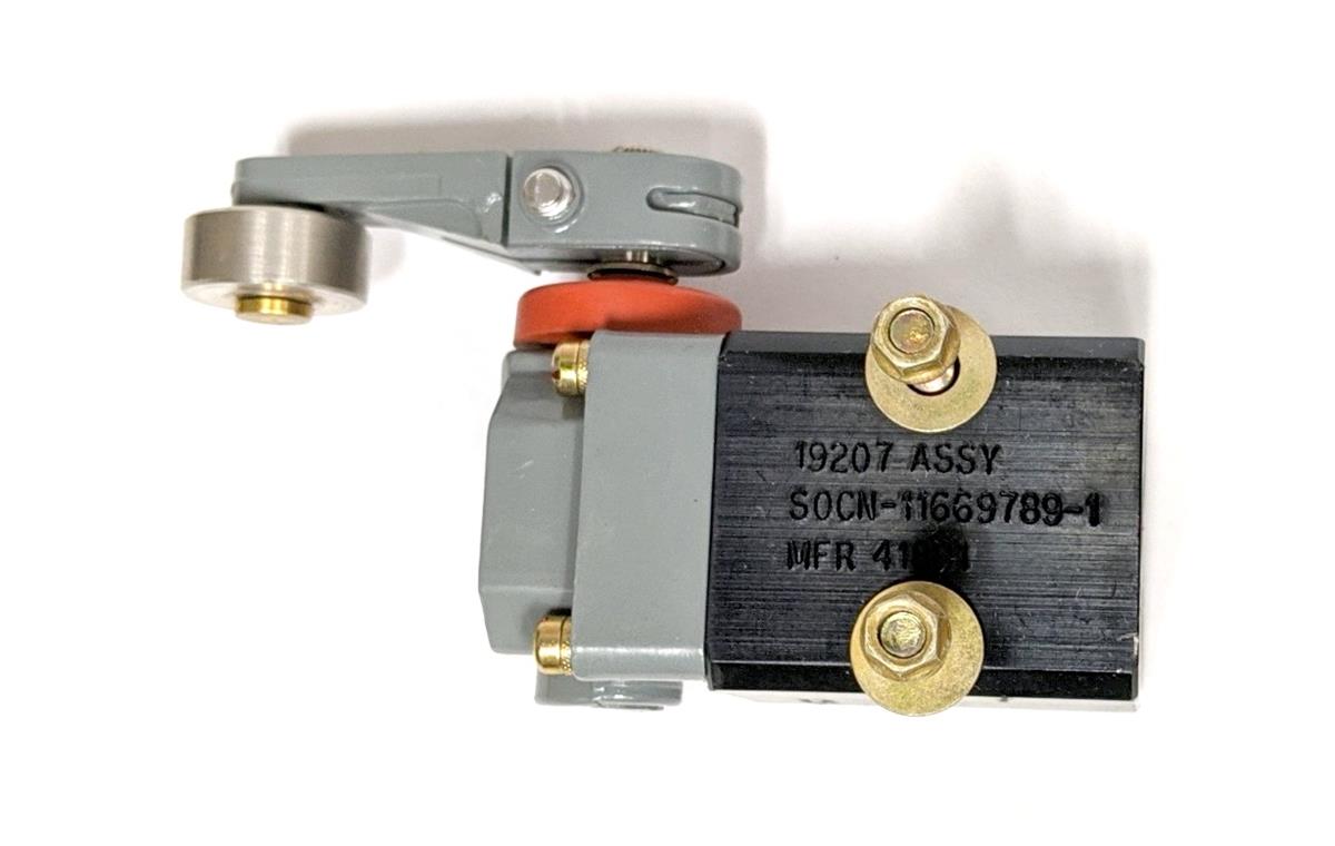9M-819 | 9M-819  Parking Brake and Transfer Case Lock Switch (9).jpg